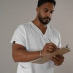 سكراب  رجالي طبي ابيض